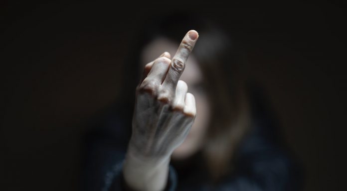 Un varapalo al lenguaje que tumba la confianza en el sistema